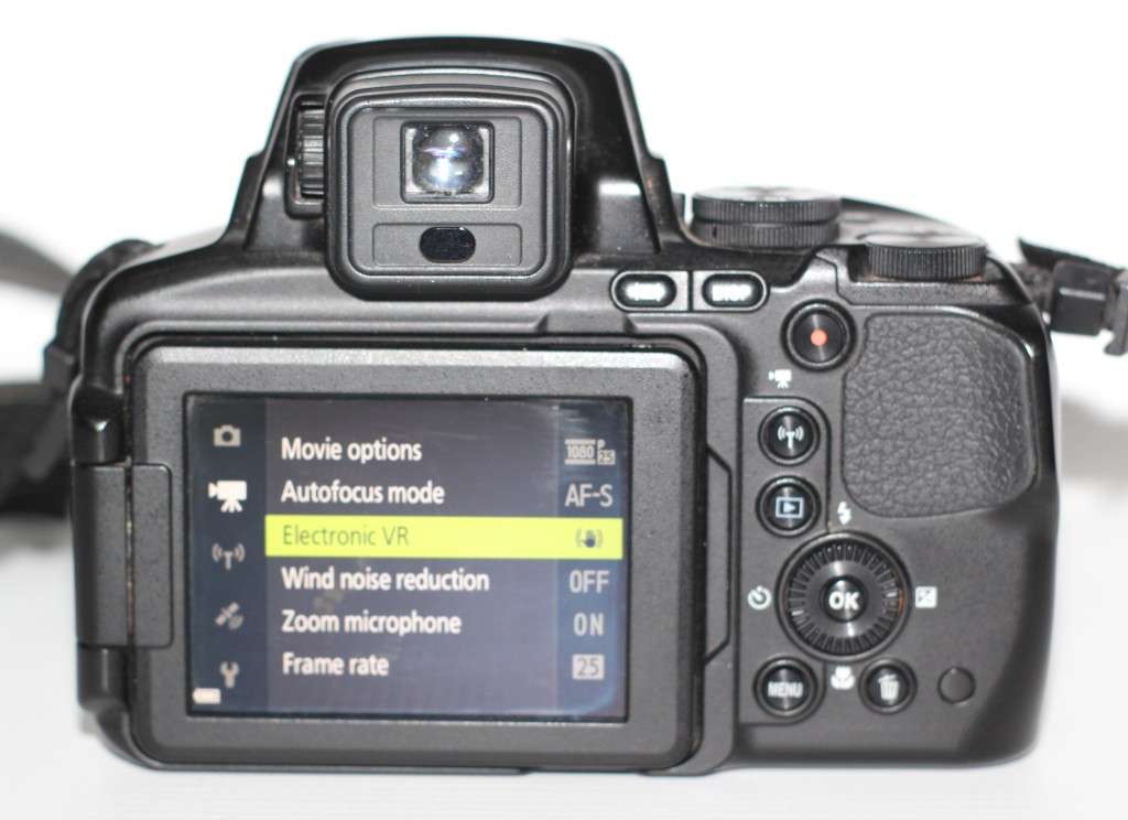 NIKON COOLPIX P900 Digital Bridge Camera (16.0 MP CMOS sensor, 83x Zoom) 3-Inch LCD Screen