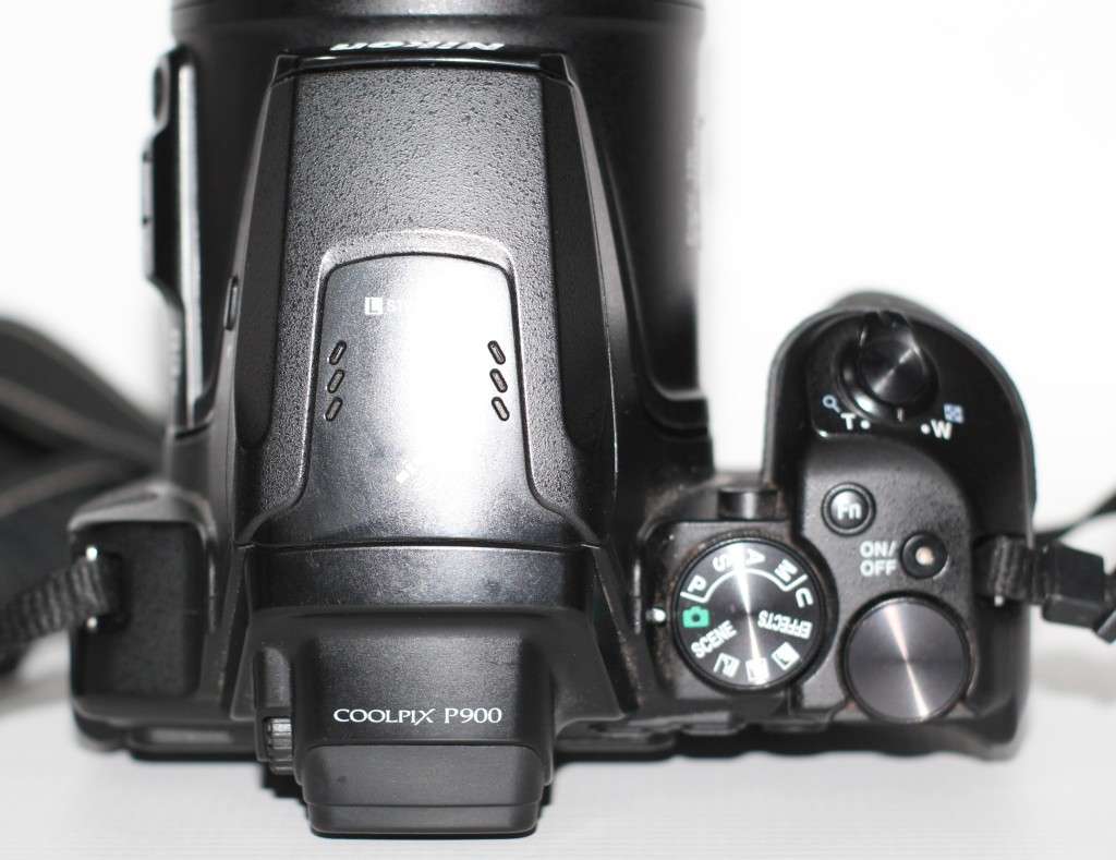 NIKON COOLPIX P900 Digital Bridge Camera (16.0 MP CMOS sensor, 83x Zoom) 3-Inch LCD Screen