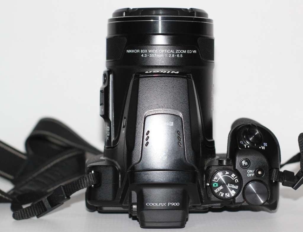 NIKON COOLPIX P900 Digital Bridge Camera (16.0 MP CMOS sensor, 83x Zoom) 3-Inch LCD Screen