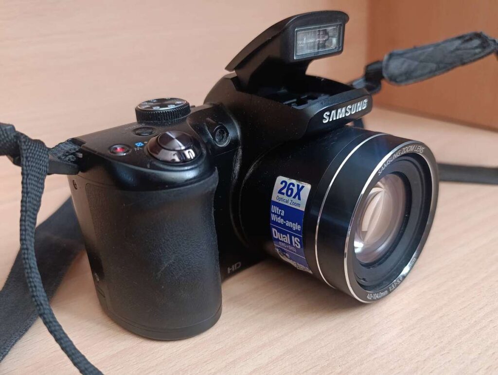 Samsung WB100 - 16.2MP - 26x Zoom - Digital Camera